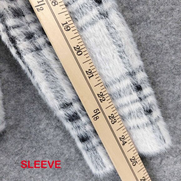 Tahari Sweater Womens Sz M White Gray Plaid Eyelash Knit Mock Neck Pullover Soft - Picture 6 of 8